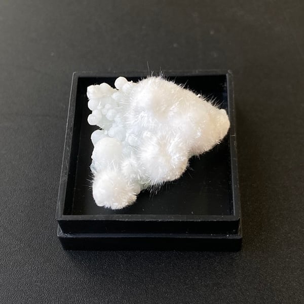 オーケン石 オケナイト（Okenite)直径約21mm コレクションケース付