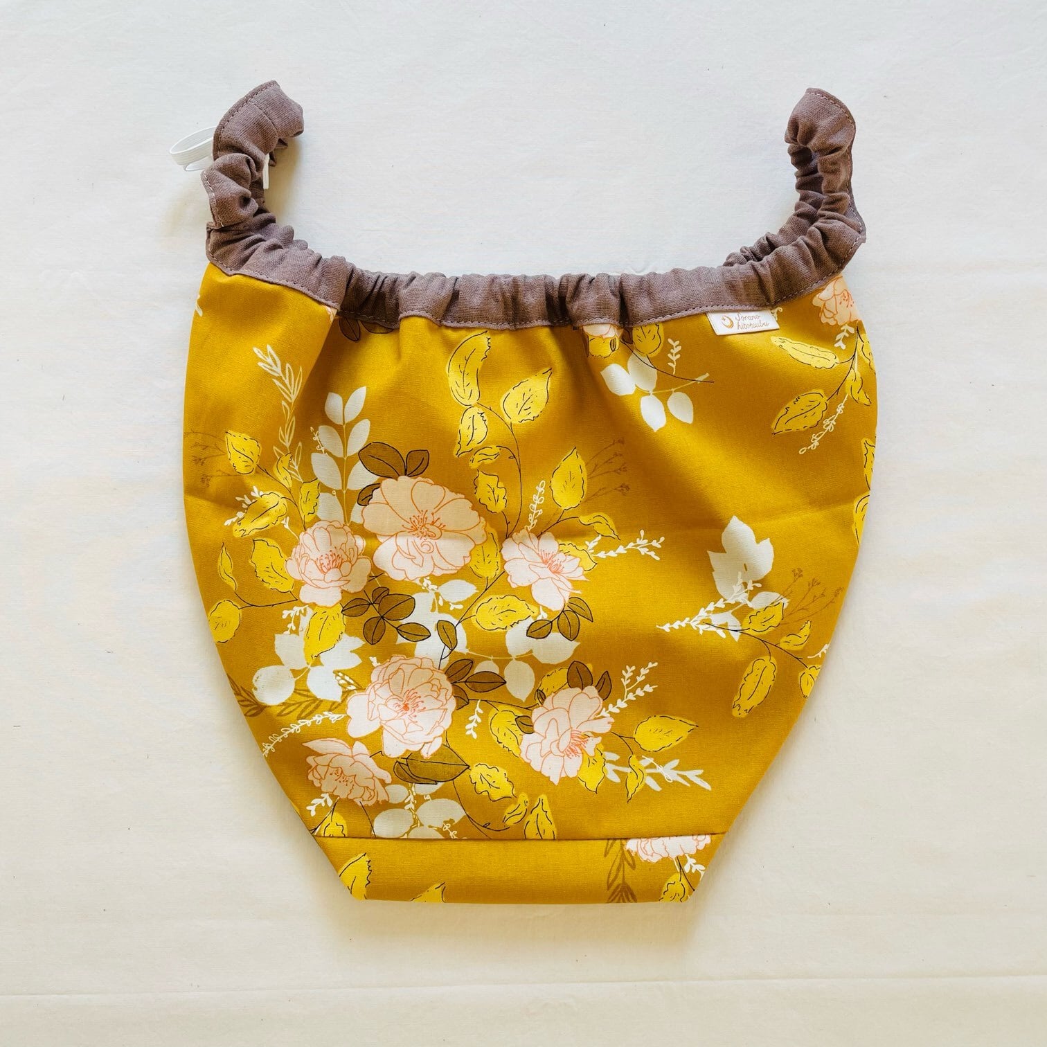 フンティ「銀杏並木」