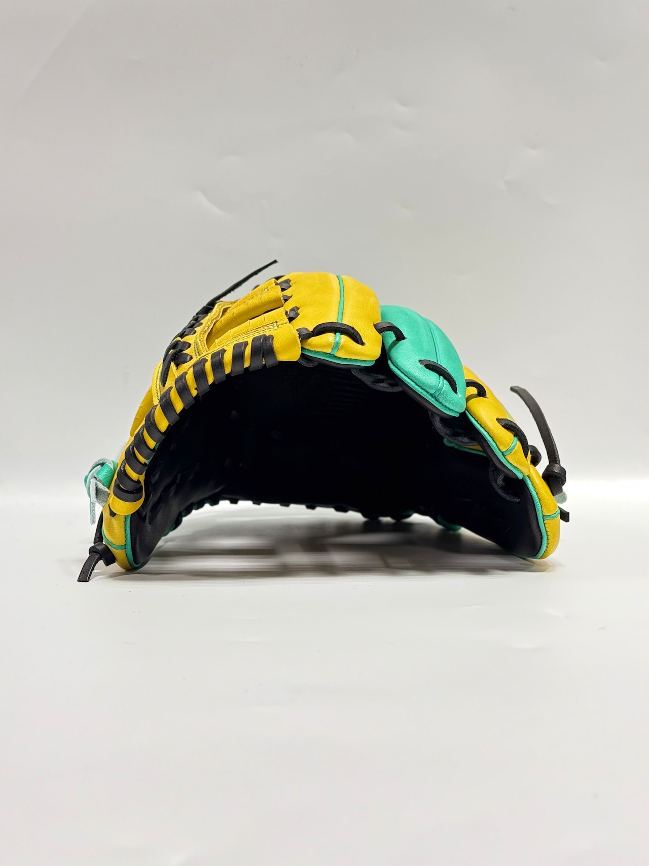 KUBOTA SLUGGERー久保田スラッガー 軟式グローブ ミチイオリジナル店舗別注グラブ 右投げ用 T51型(中野拓夢選手モデル) ブラック×Gイエロー/エメラルド・画像6