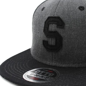 LETTER SNAPBACK CAP #BLACK X WHITE