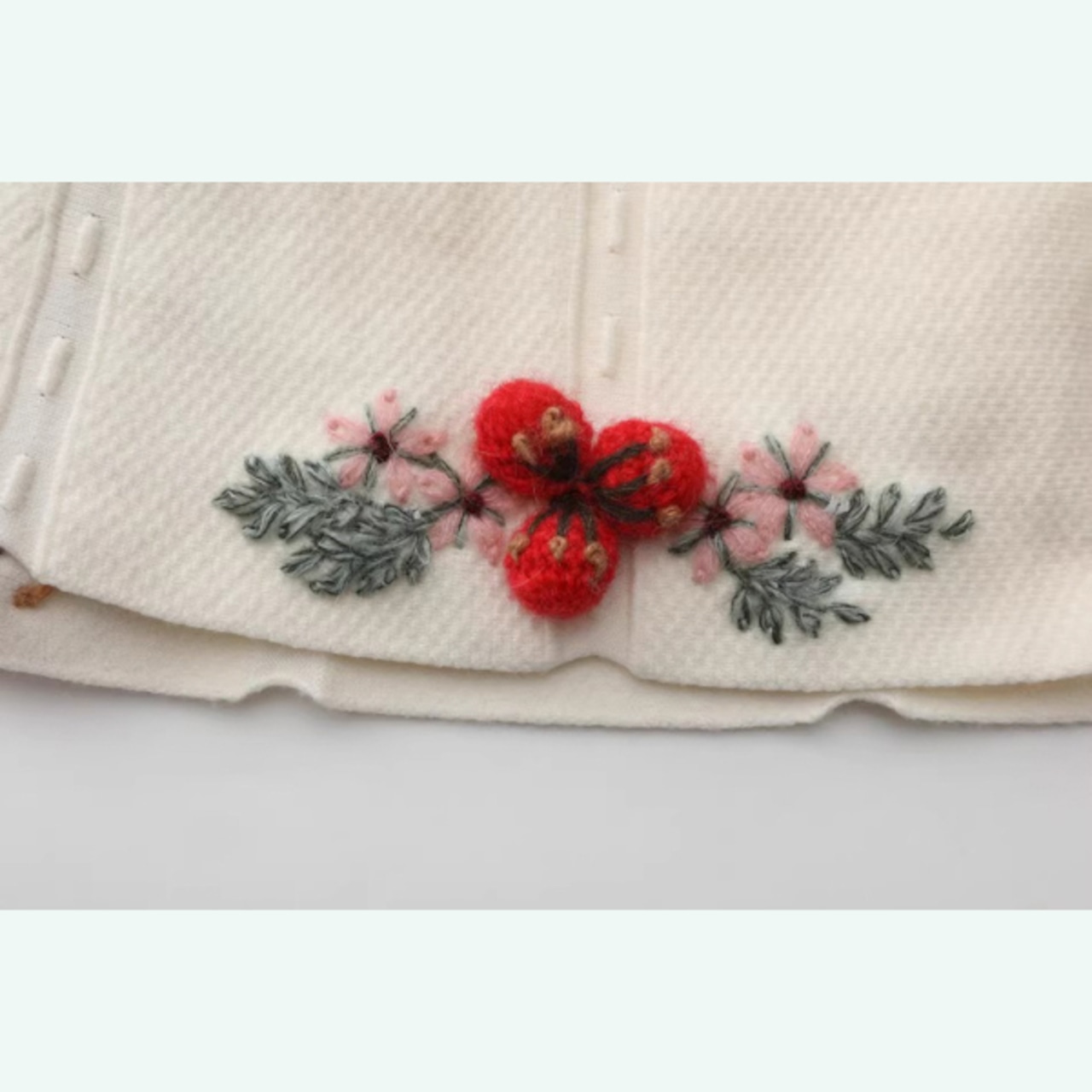果実と花の記憶を綴るウール刺繍スカート 《Y0351》