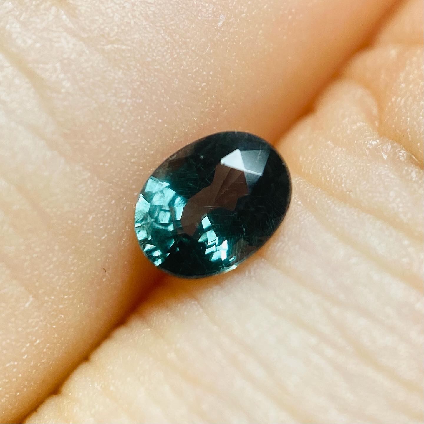 変身する石 ベキリーブルーガーネット4