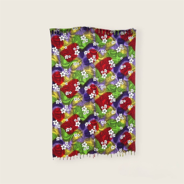★ハワイ直輸入 パレオ★フラ タヒチアン ＜カラフルトライバル×プルメリア＞布／19