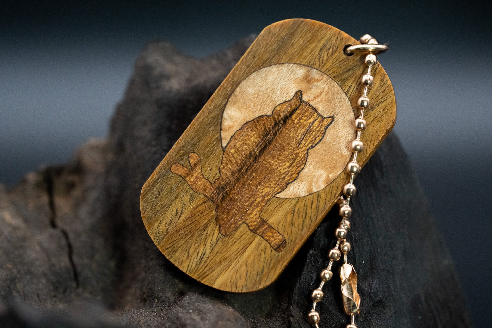 【翡翠の木】 パロサント ドッグタグ 象嵌 夜とミミズク