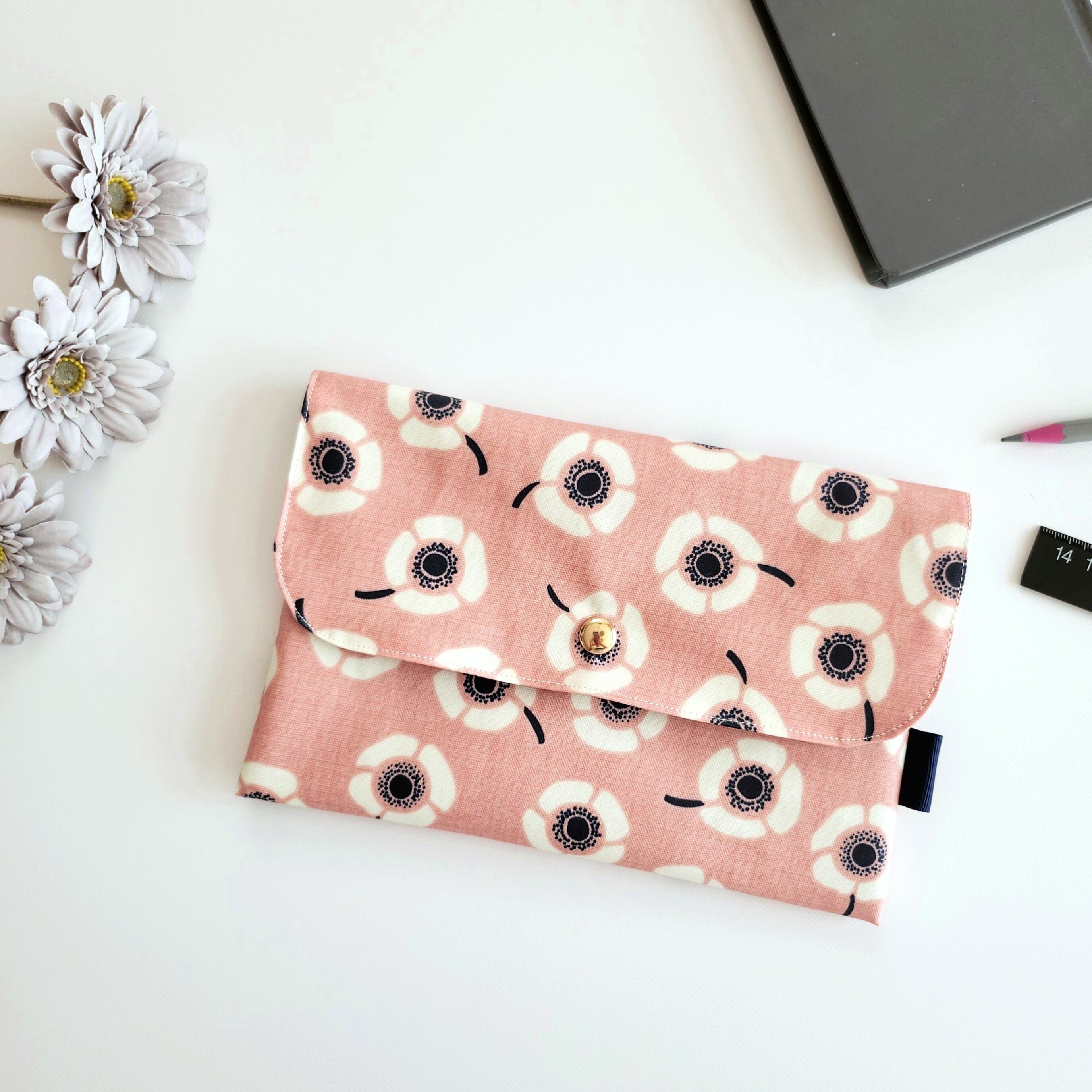 ミナペルホネン tambourine × run run run のストラップ付き