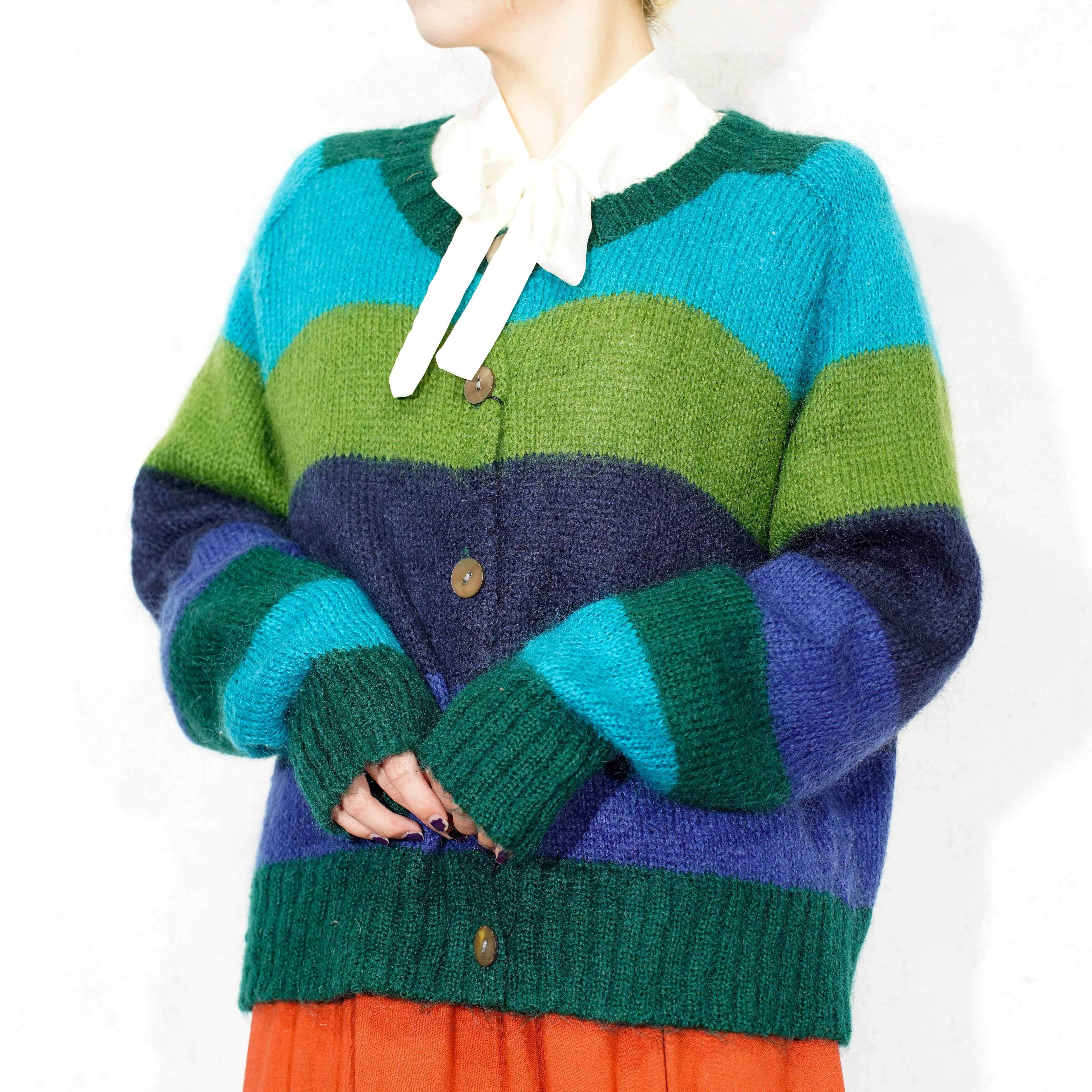 SPECIAL ITEM* USA VINTAGE OLD GAP MULTI BORDER PATTERNED SPECIAL ITEM* USA VINTAGE OLD GAP MULTI BORDER PATTERNED