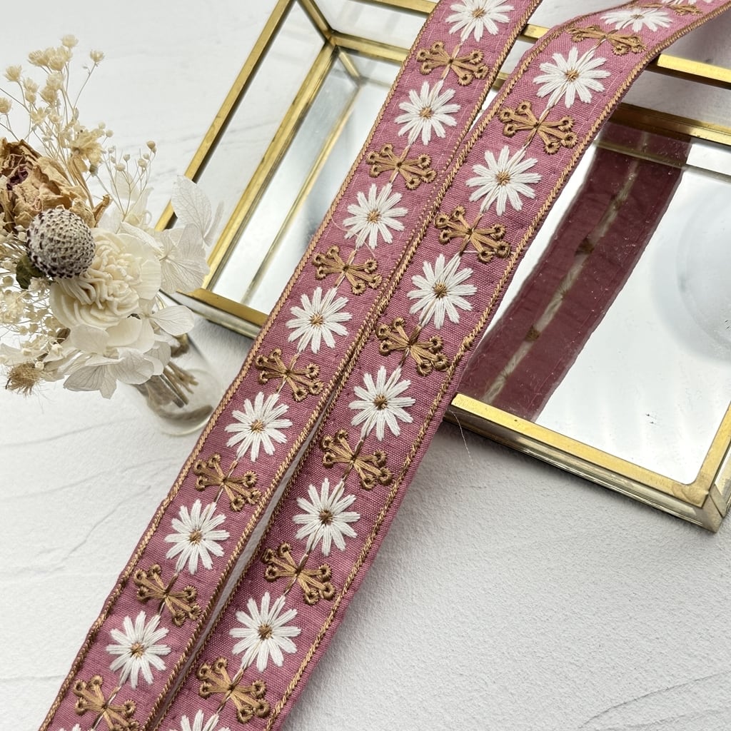 壁掛け時計　インド刺繍リボン デイジークロス [レッド]インド刺繍リボン 2338 | インド刺繍リボン