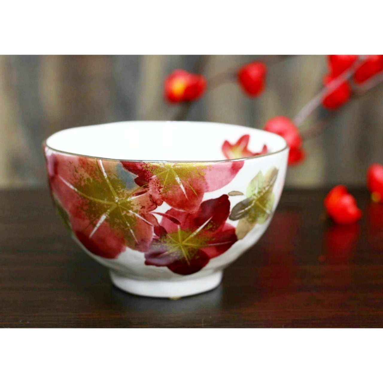佐賀焼 赤い花の茶碗 美濃焼陶器 お茶碗 山茶花 【和雑貨屋 小物小町】Mino Yaki Tea Bowl