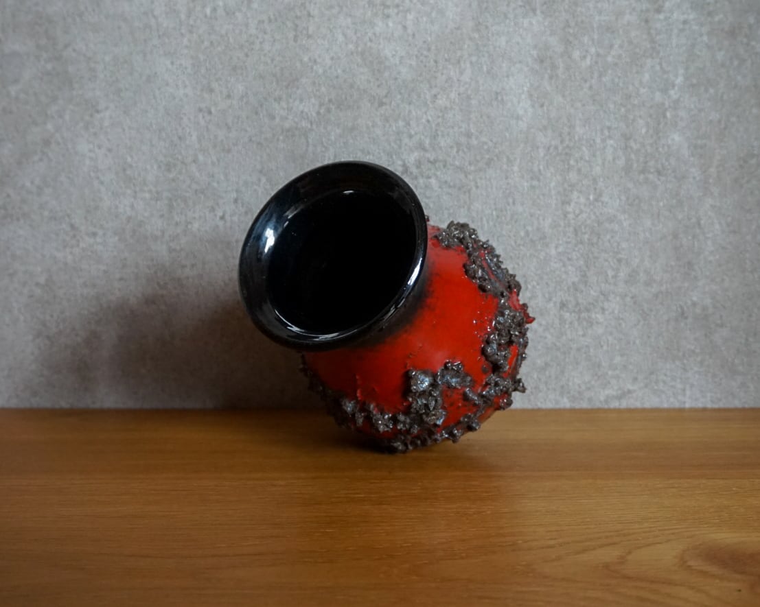 Glit Lava / 003 | Vase's Base - Fat Lava and Antique Vases -