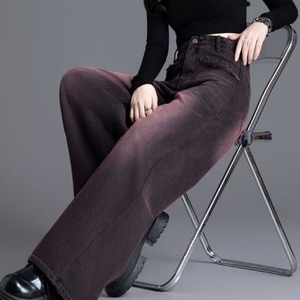 【送料無料】 デニムパンツ 2色 フレア Aライン ボトム ロング 厚手生地 無地 冬 30代 40代 レディース 女性用 ママ お出かけ 休日 着回し ファッション コーデ スタイル 楽ちん 体型カバー デイリーユース オーバーシルエット 動きやすい ブラック レッド くすみカラー 大人カラー ニュアンスカラー グラデーション