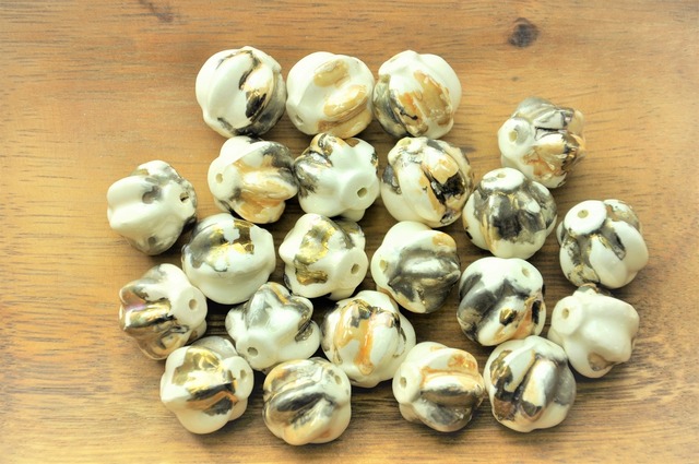 b - 5 つやつや陶器(おうど× ぐれー) 約20×20mm