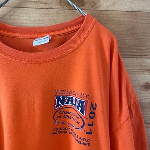 【GILDAN】北米 カレッジ スポーツ NAIA イベント スタッフTシャツ ワンポイント バックロゴ XL us古着