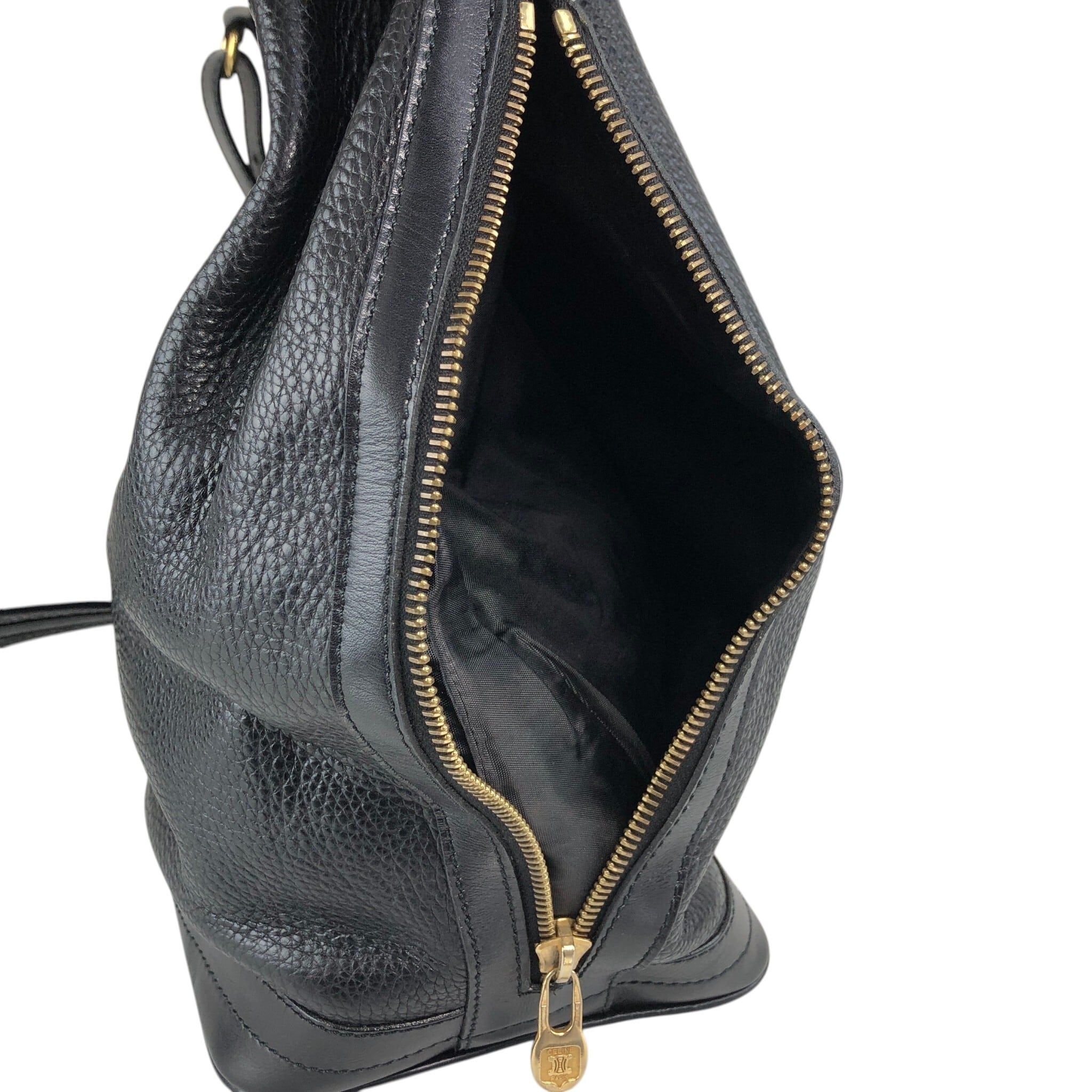 CELINE セリーヌ 巾着 ショルダーバッグ トリオンフ 型押し ブラック 黒 CELINE セリーヌ ショルダーバッグ ブラック ブラゾン型押し レザー