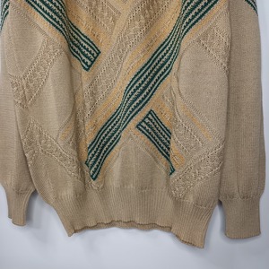 イタリア製　クルーネック　デザインニット　セーター　3D　ケーブル編み　アラン