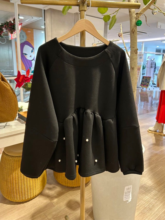 パール付きペプラム ボンディングプルオーバー［Color:ブラック］