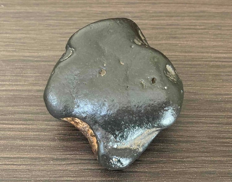 超有名」阿波鮎喰川隕石！ちょっと大きめ・横笛にもなる宇宙の隕石