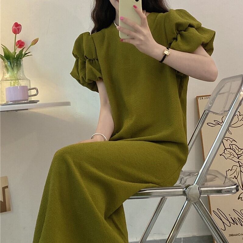 ワンピース レディース ロングワンピース ロング丈 半袖 パフスリーブ ボリューム袖 ラウンドネック Iライン ストレート かわいい 大人可愛い シンプル カジュアル おしゃれ クール ストリート おとな ナチュラル こなれ感 キュート ガーリー 抜け感 主役級 存在感 無地 デート お出かけ 女子会 パーティー イベント M L XL 2XL 3XL 4XL 大きいサイズ ブラック グリーン 春 夏 10代 20代 30代 40代 韓国 着回し 普段使い 体型カバー コーデ スタイル モテ 送料無料