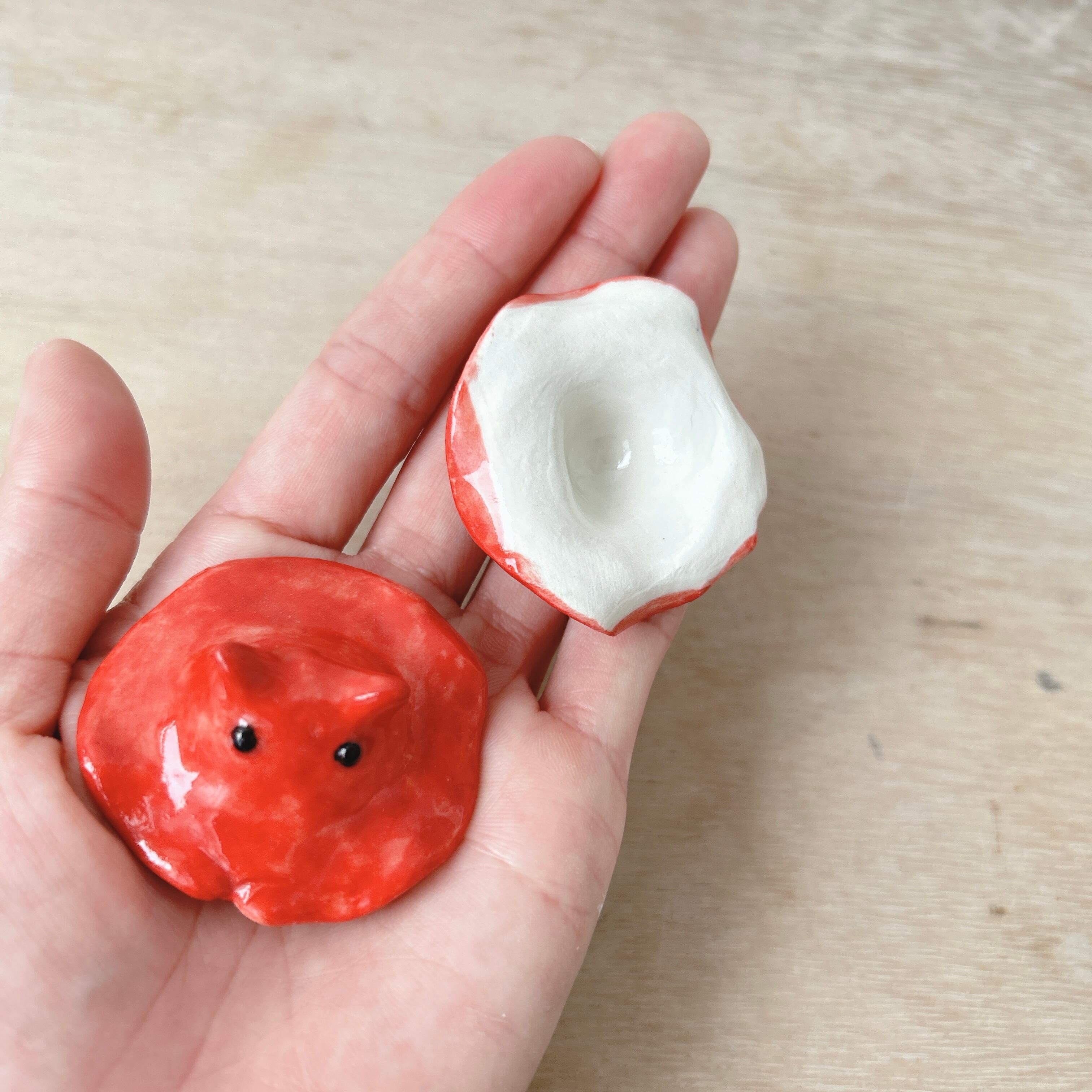 メンダコの箸置き（レッド） | 陶器のことり