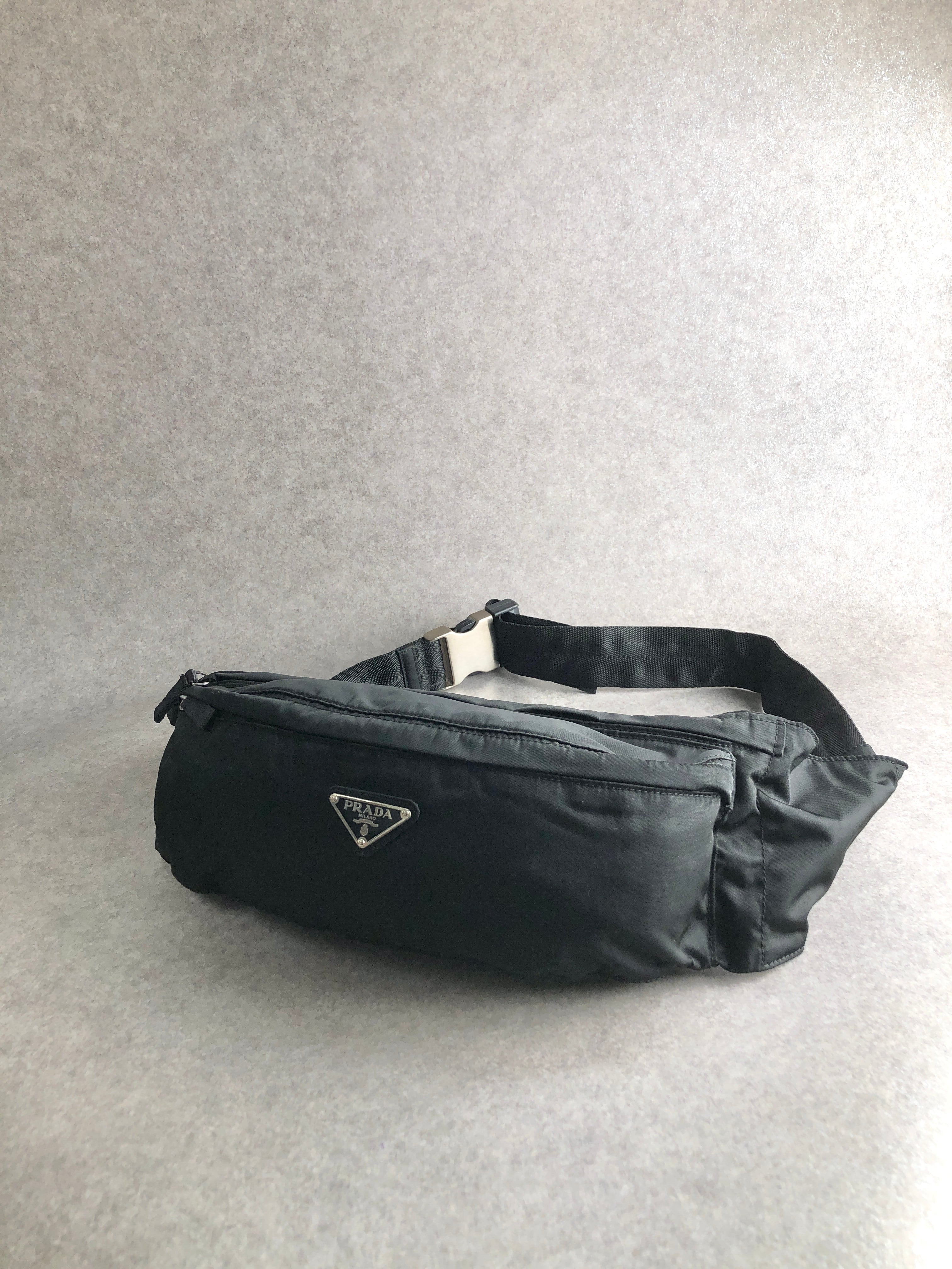 PRADA プラダ ボディバッグ ブラック トライアングルロゴ ナイロン vintage ヴィンテージ オールド zrmm8e
