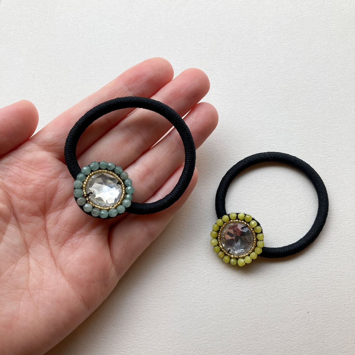 ビジュー付き天然石デコパーツのヘアゴム | Dua-アクセサリーパーツ