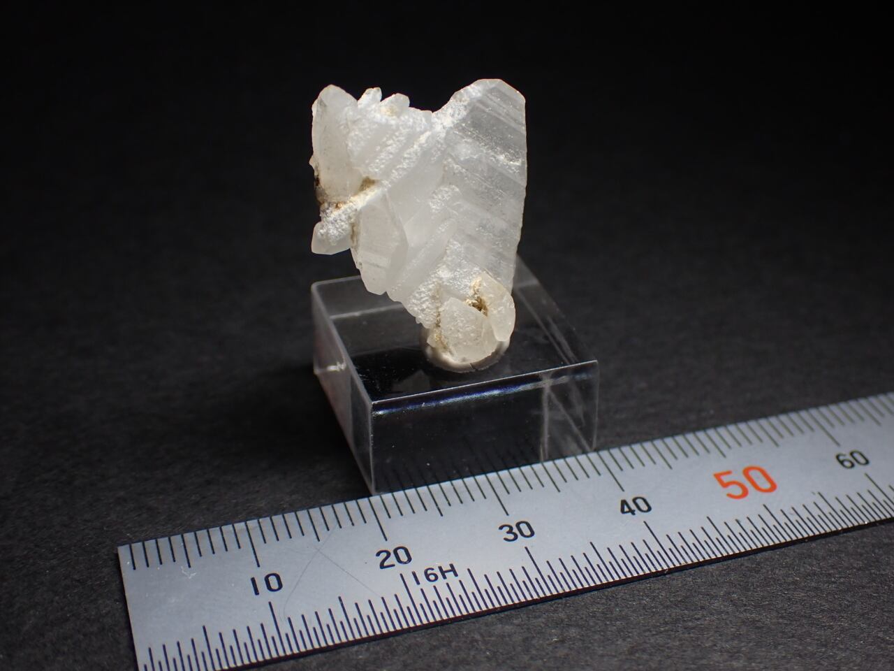 マダガスカル産 日本式双晶/Japan-law twin Quartz 原石 A-QRZ635