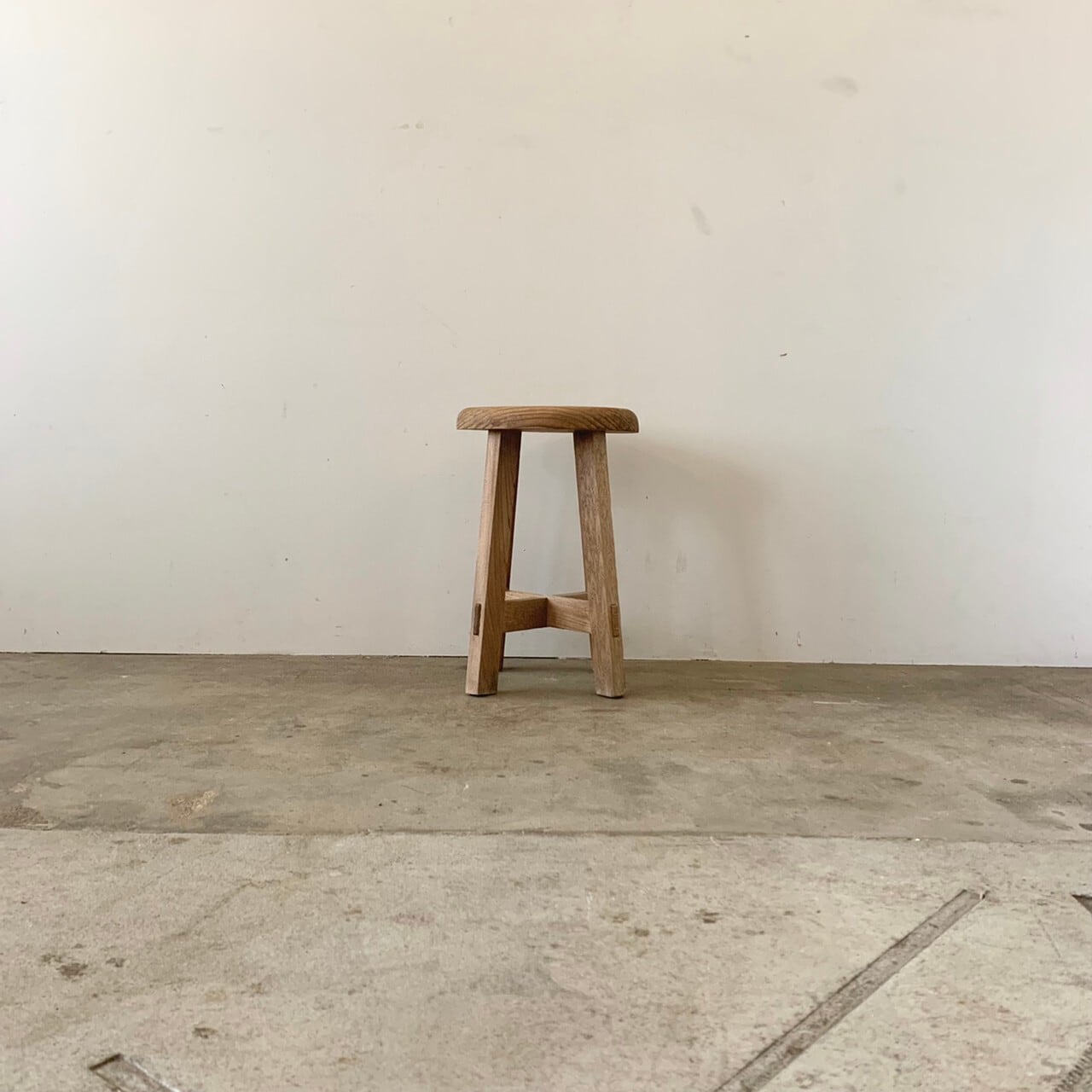 丸椅子 木のスツール　古家具　0412