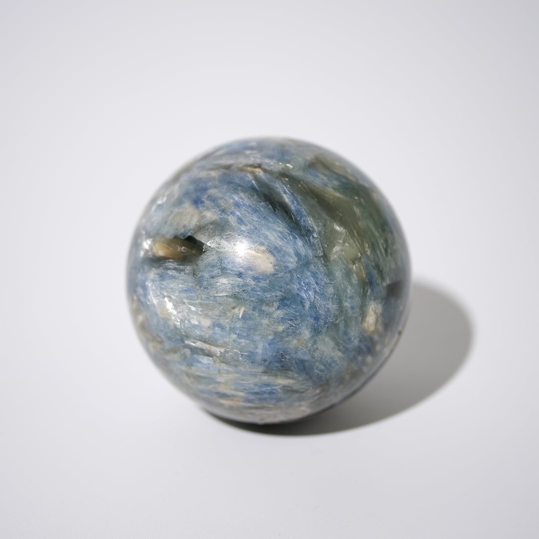 天然石　スフィア　 ブラックトルマリン　イン　カイヤナイト 希少・インド産]天然ルビーインカイヤナイト丸玉/スフィア（34.1