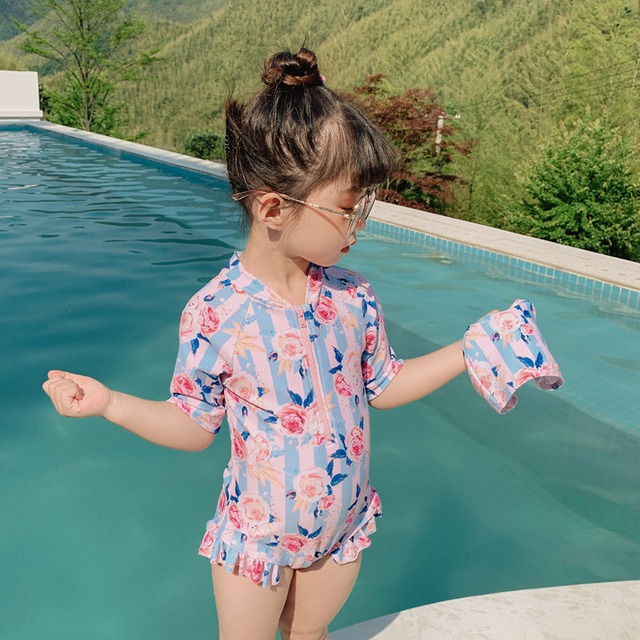 子供の水着女性のワンピース日焼け止め速乾性長袖かわいい赤ちゃんの赤ちゃんの王女の小 中 大水着 ロング 大人ガーリー スウィート キュート カジュアル Snsで話題 Kids男の子 Kids女の子 韓国ファッション 男の子ママ 女の子ママ 海外キッズファッション 親子コーデ 子供の水着女性のワンピース日焼け止め速乾性長袖かわいい赤ちゃんの赤ちゃんの王女の小 中 大水着 ロング 大人ガーリー スウィート キュート カジュアル Snsで話題 Kids男の子 Kids女の子 韓国ファッション 男の子ママ 女の子ママ 海外キッズファッション 親子コーデ