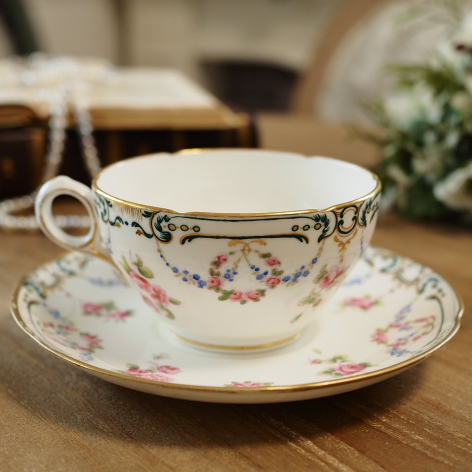 英国ミントンminton 薔薇と小花のガーランドが素敵なカップ＆ソーサーB