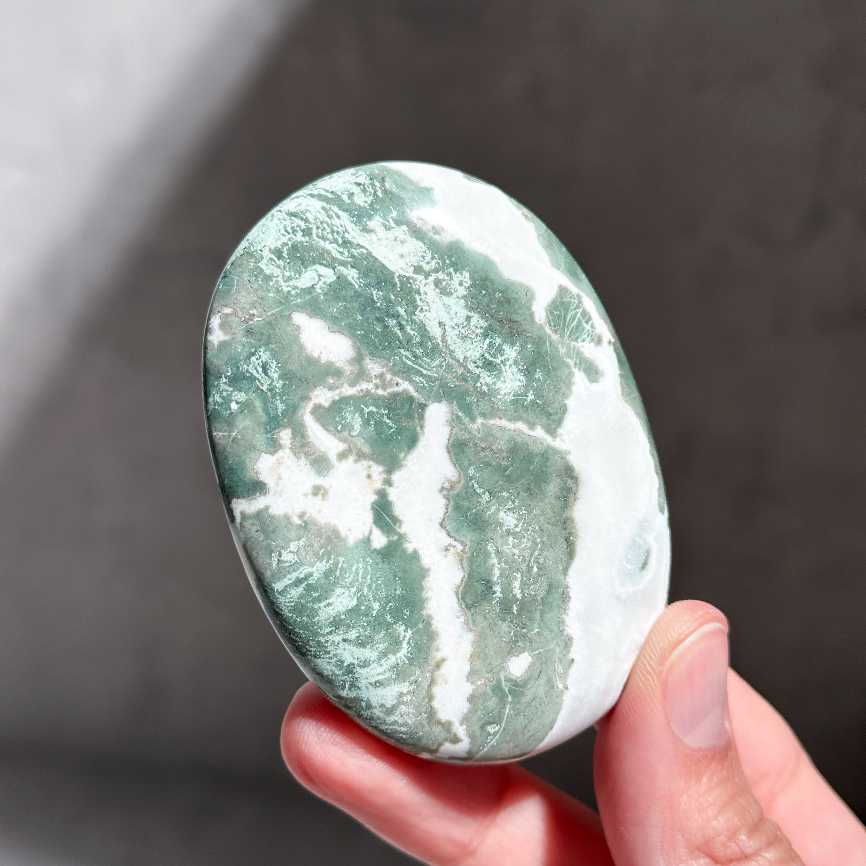 グリーンサードオニキス パームストーン25◇ Green Sardonyx ◇天然石