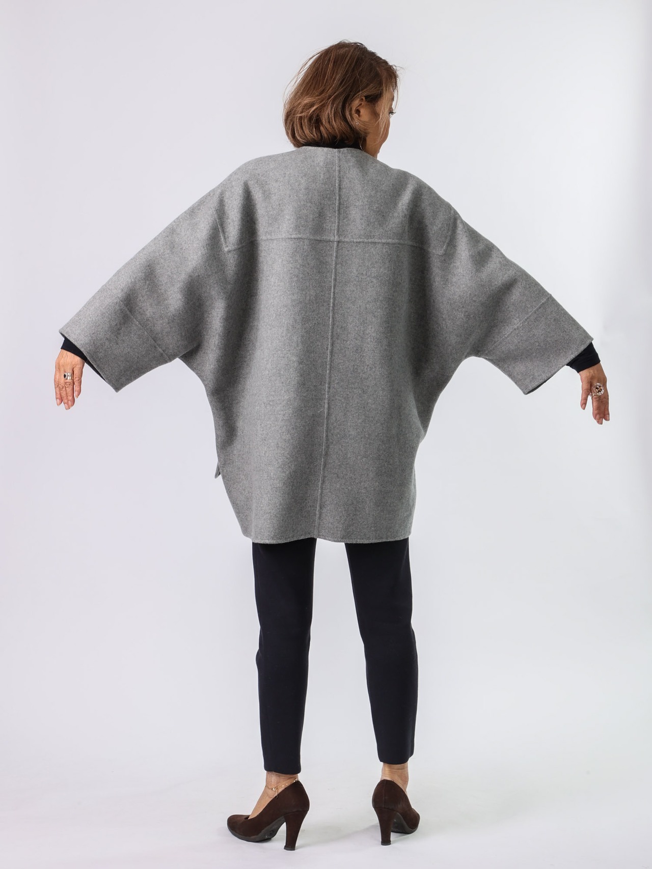 BRAHMIN(ノーカラーポンチョコート)