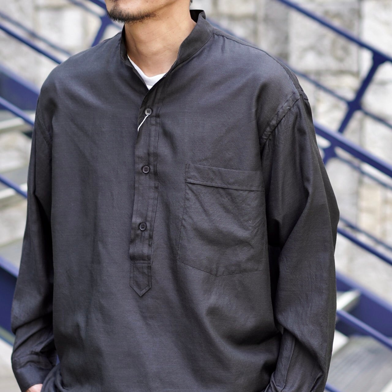 COMOLI 23ss ウールシルクプルオーバーシャツ navy 2