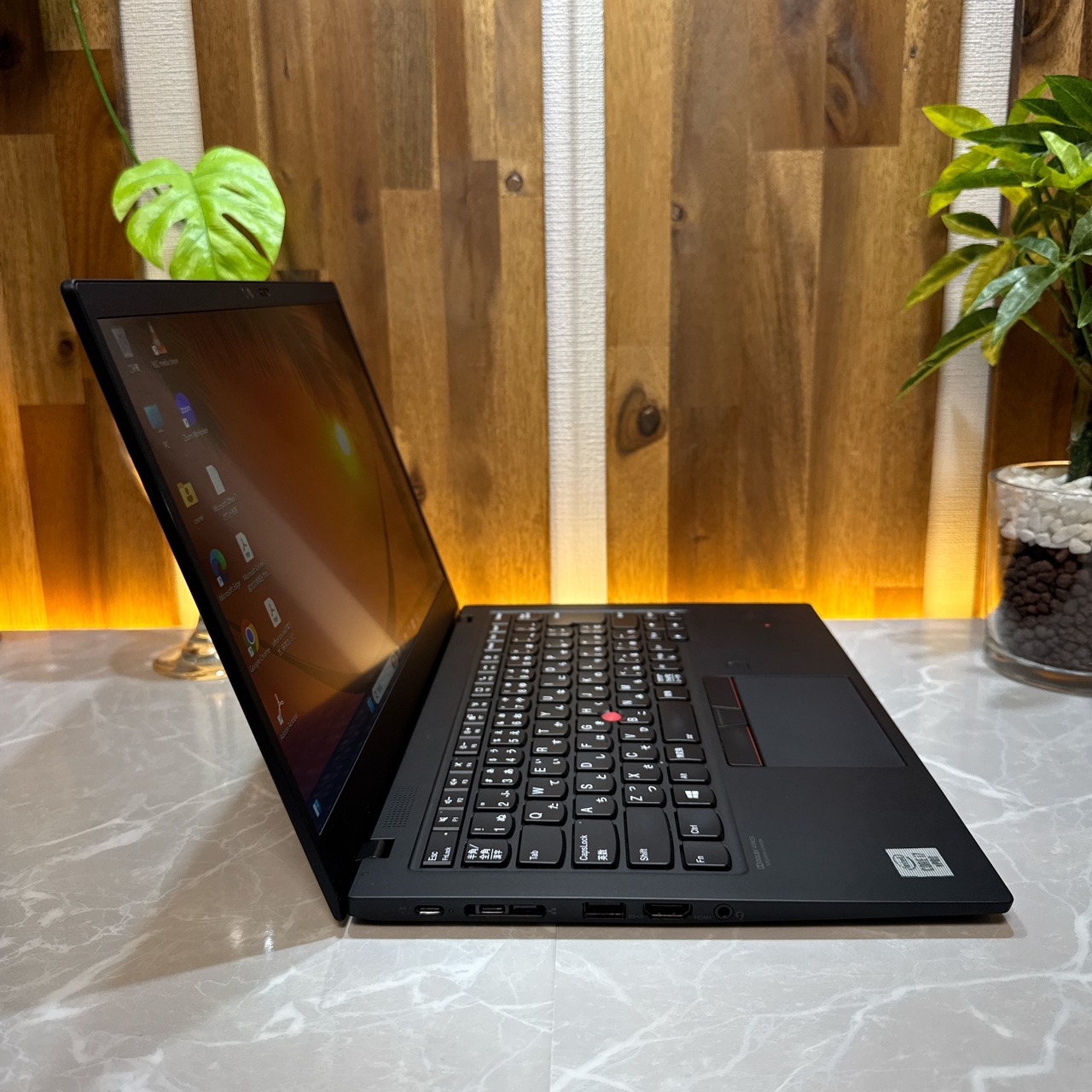 極美品2020年式 Lenovo Thinkpad X1 Carbon/最高峰i7/メモリ16GB/新品SSD2TB/LTEモデル/ノートパソコン