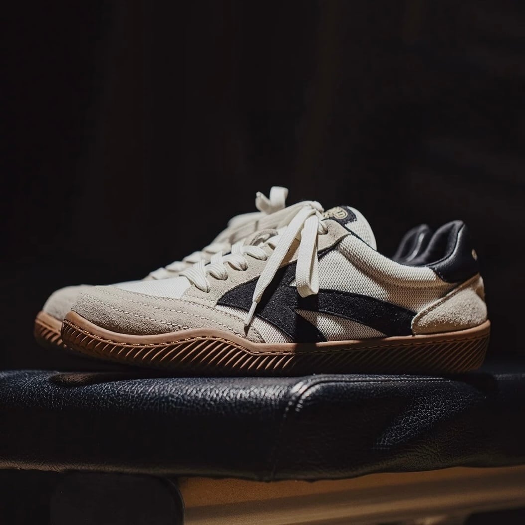 ローカットフラットソールスニーカー J0046