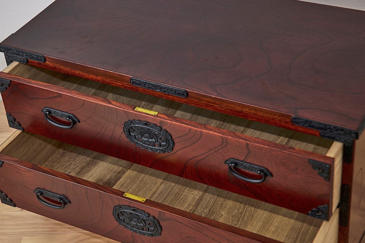 欅 無垢材 チェスト 和箪笥 | tukuru|つくる|古道具・家具・古材の販売 欅 無垢材 チェスト 和箪笥 | tukuru|つくる|古道具・家具・古材の販売