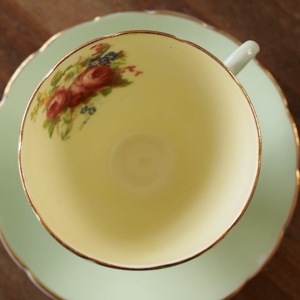 訳あり 英国フォリーFOLEY グリーンと可愛らしい高台が魅力のカップ