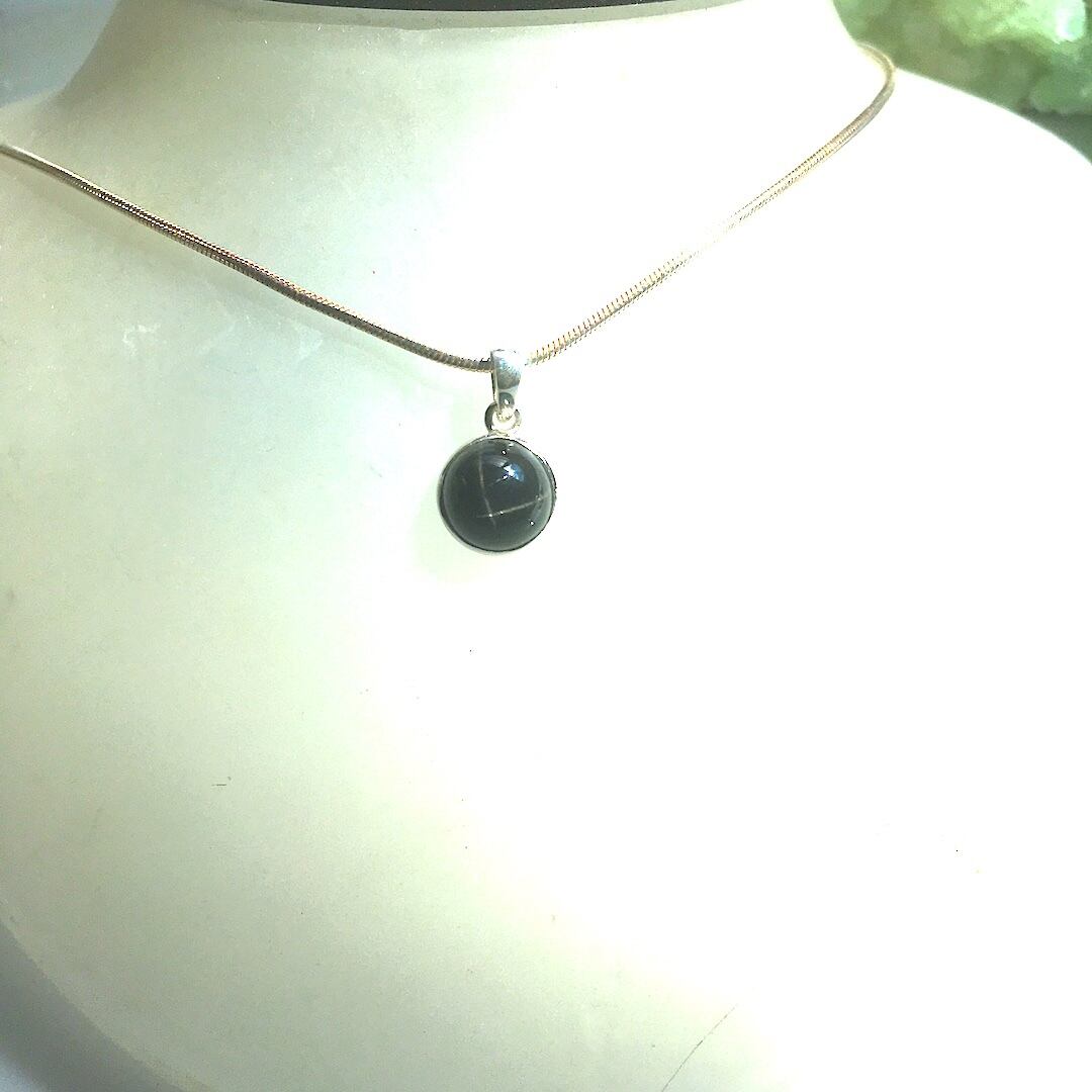 【一点物】silver925✦·.⋆ブラックスターペンダント·.⋆夜の静寂に宿る一粒の星✦
