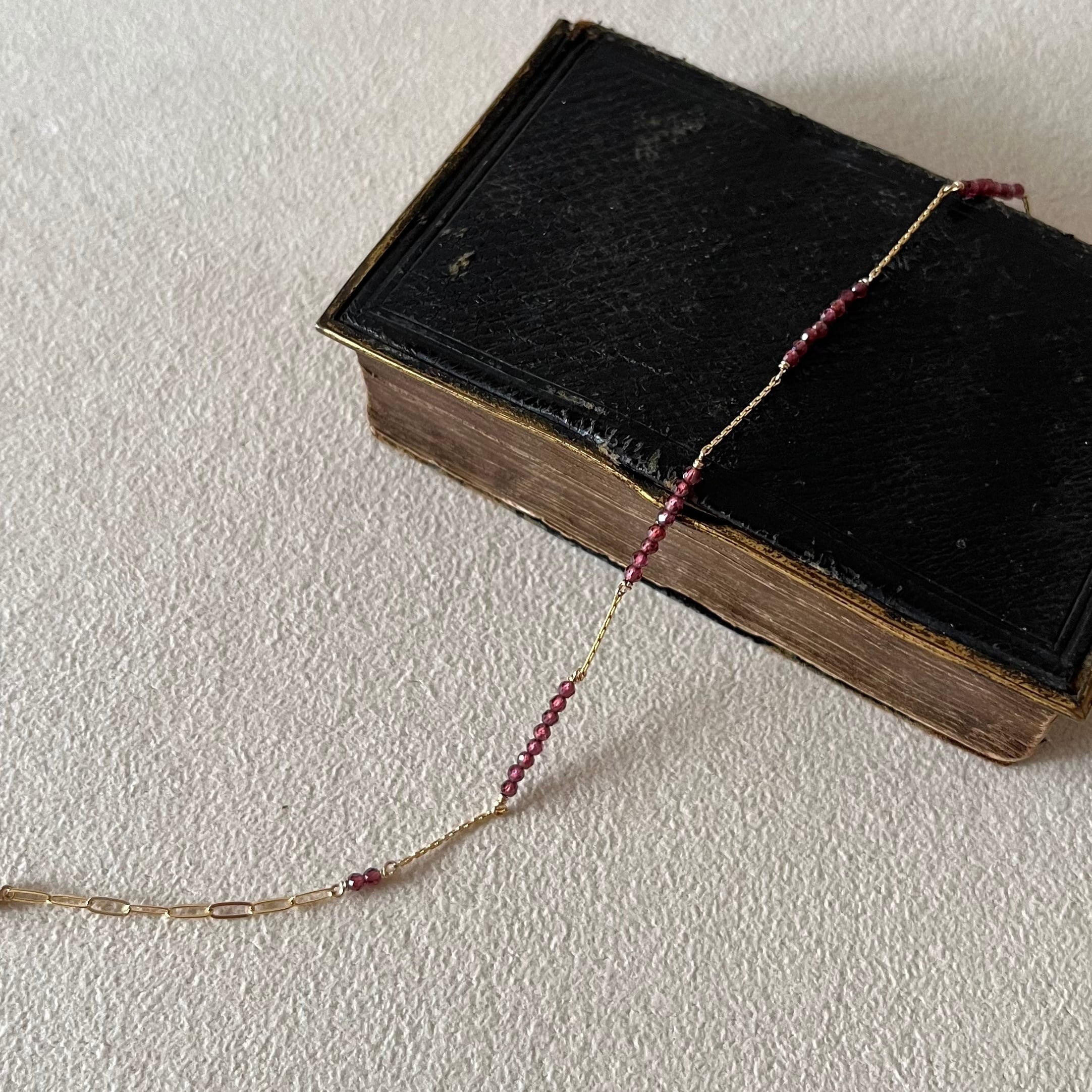 ガーネットのステーションブレスレット