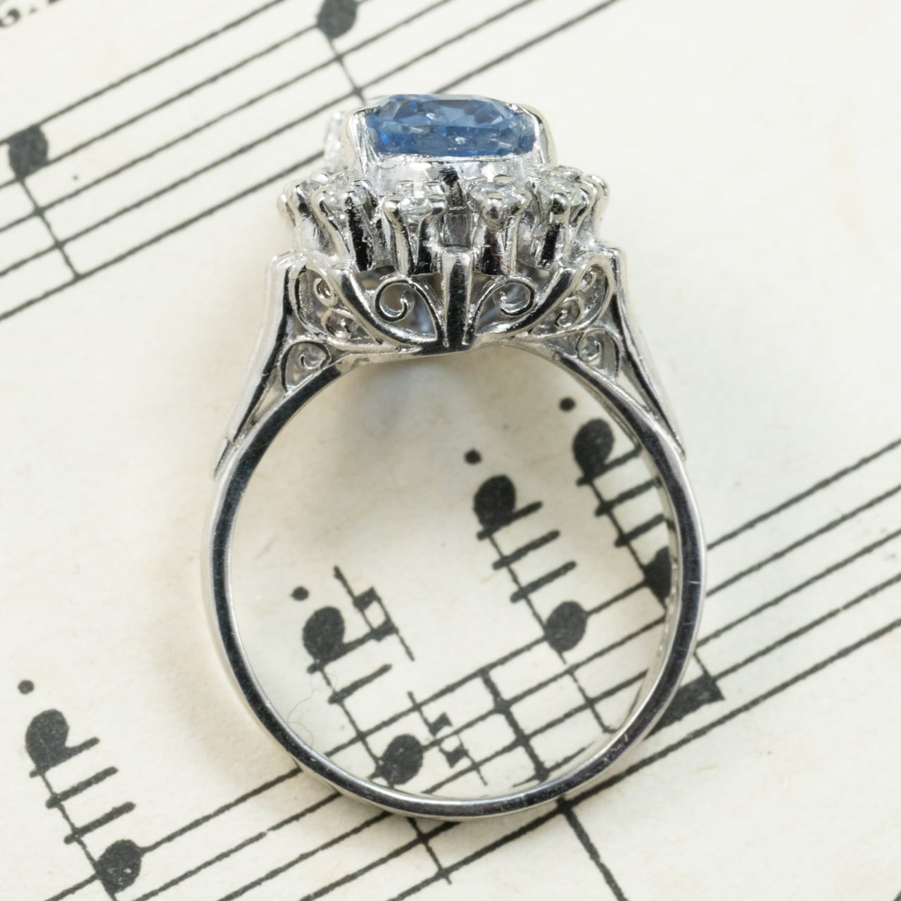 日本の作品】 Pt900 昭和ザマスリング 非加熱ブルーサファイヤ 3.903ct