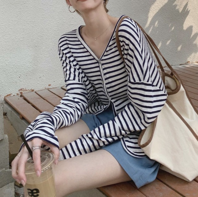 おしゃれストライプＶネック長袖トップス　A0737