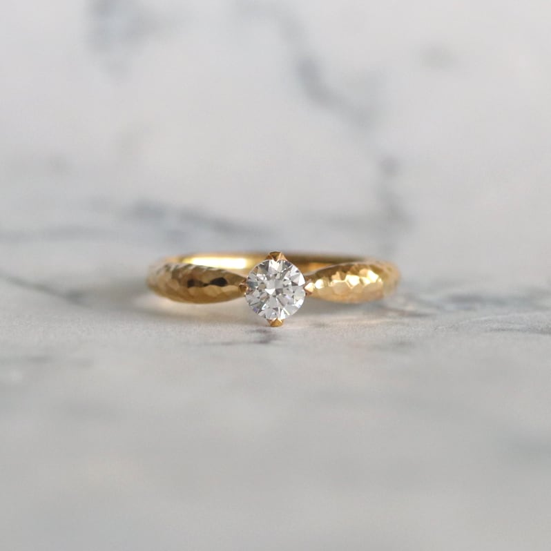 【婚約指輪】槌目_4本爪_YG