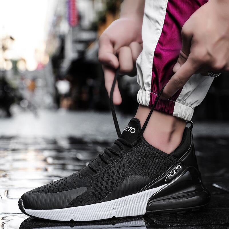 【新作】【送料無料】 男性ランニングシューズライトエアクッションシューズメッシュアウトドアウォーキングスニーカーショックダンピングフィットネススポーツトレーニングシューズニット 靴 10b443777249745