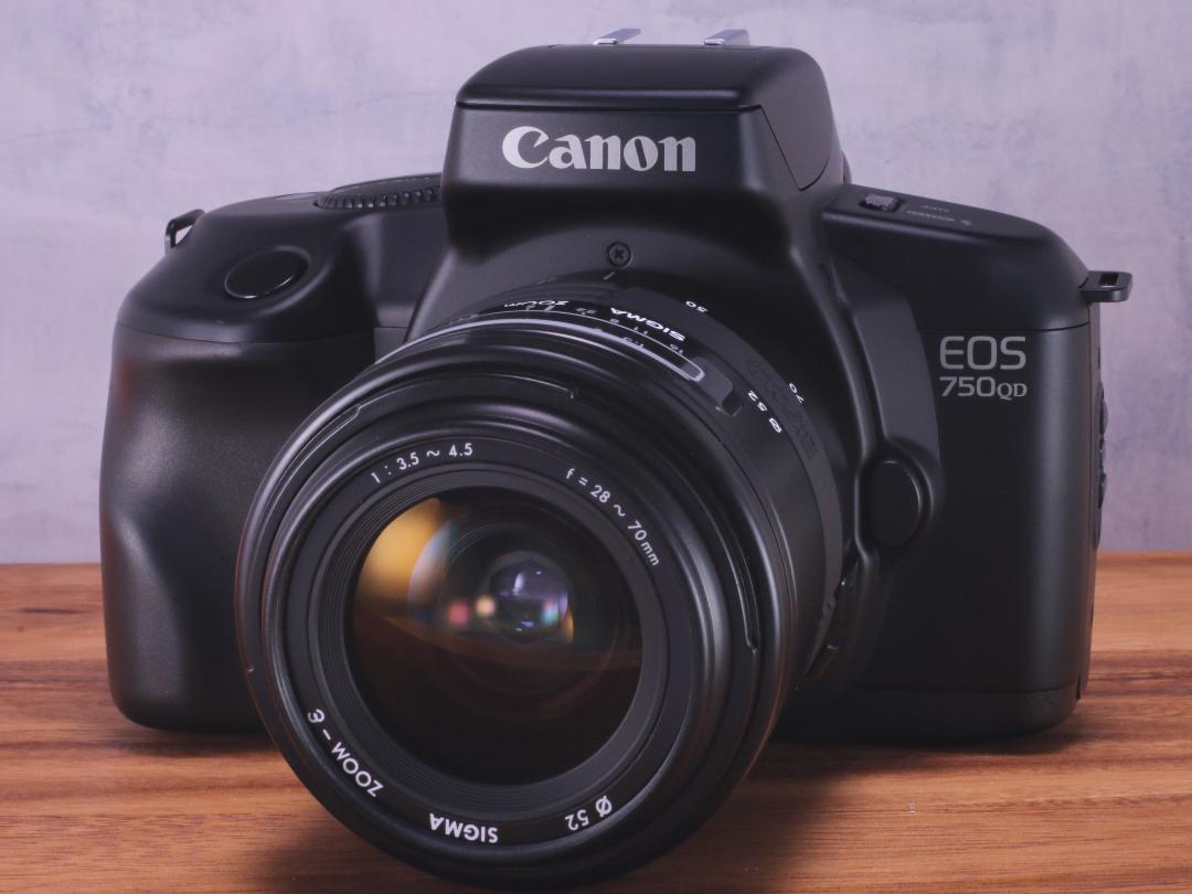 海外限定モデル Canon EOS750D (Kiss X8i) レンズセット