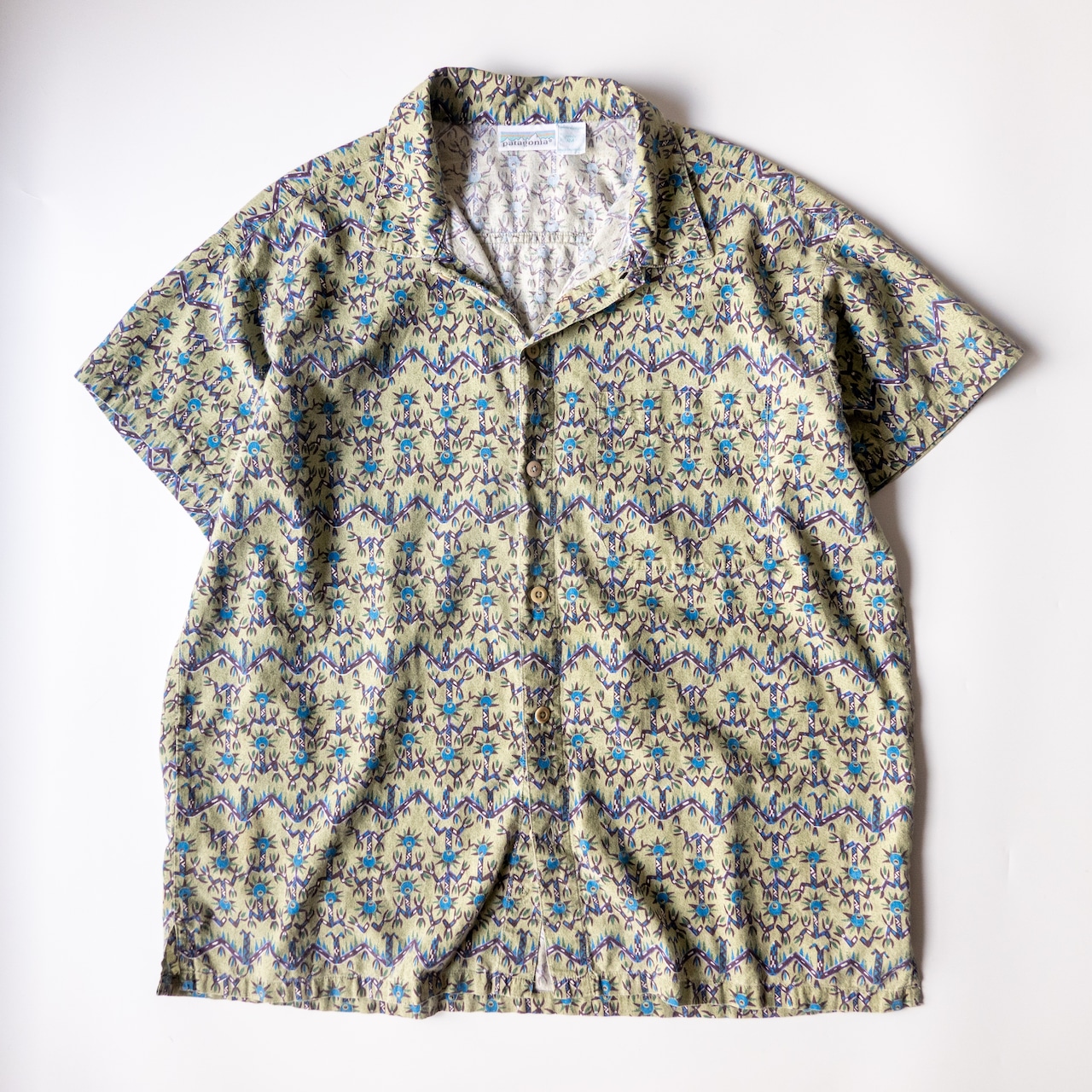 1992s patagonia dancing palms aloha shirt