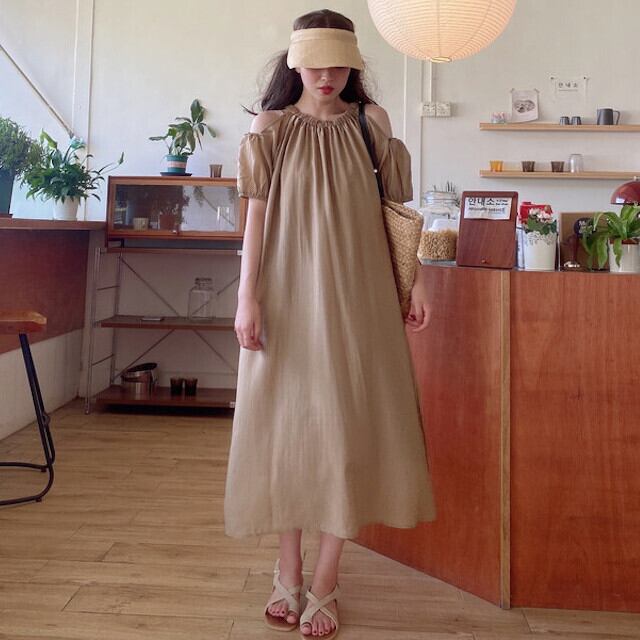 ワンピース レディース ロング丈 ロングワンピ フレア 肩出し 肌見せ おしゃれ かわいい リゾート 旅行 ふんわり カジュアル ビーチ パフスリーブ 春夏 ベージュ/カーキ