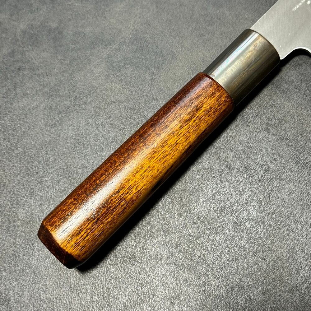 三寿ゞ作 包丁 三徳 160mm VG10 ステンレス鋼 真鍮漆柄 | KEIJIN｜刃物