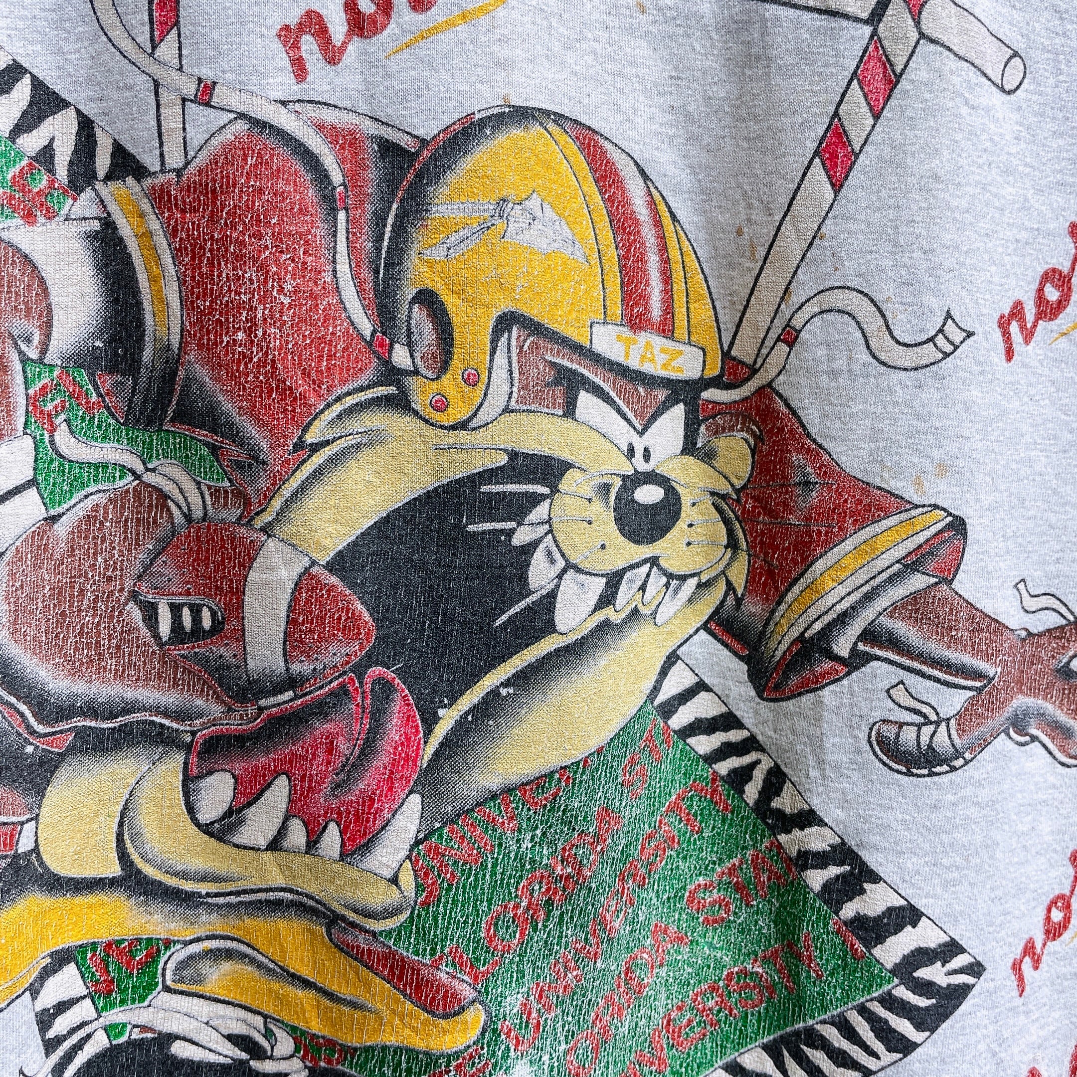 1993s ” Tazmanian Devil ” Both sides printed vintage SS Tee (made in usa)