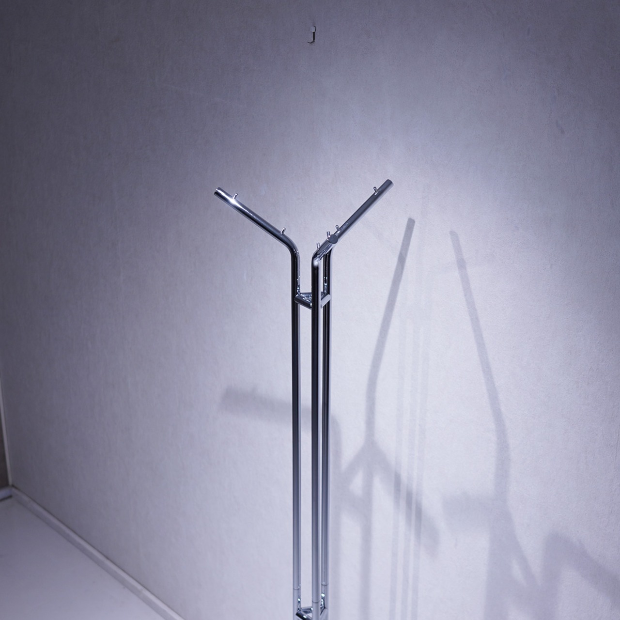 i+ 003 COAT STAND / モダン デザイナーズ家具 アイプラス コートスタンド コートハンガー ポールハンガー / 関連:アクタス ボーコンセプト