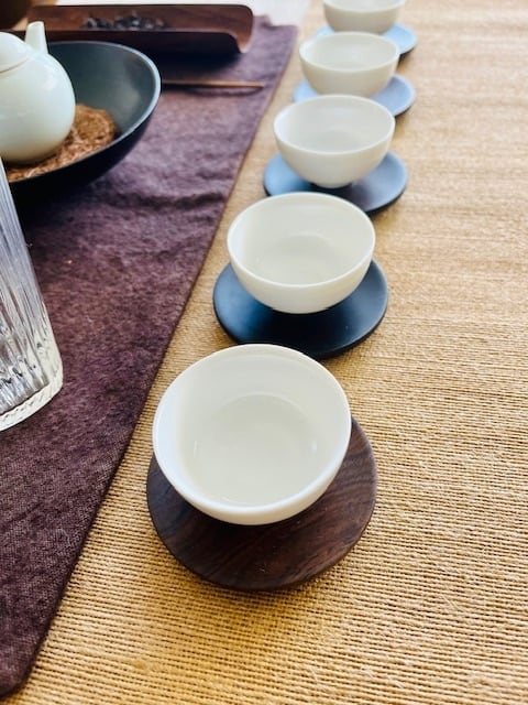 茶托 丸形 木（ダークブラウン） | 茶海堂 Chakaido