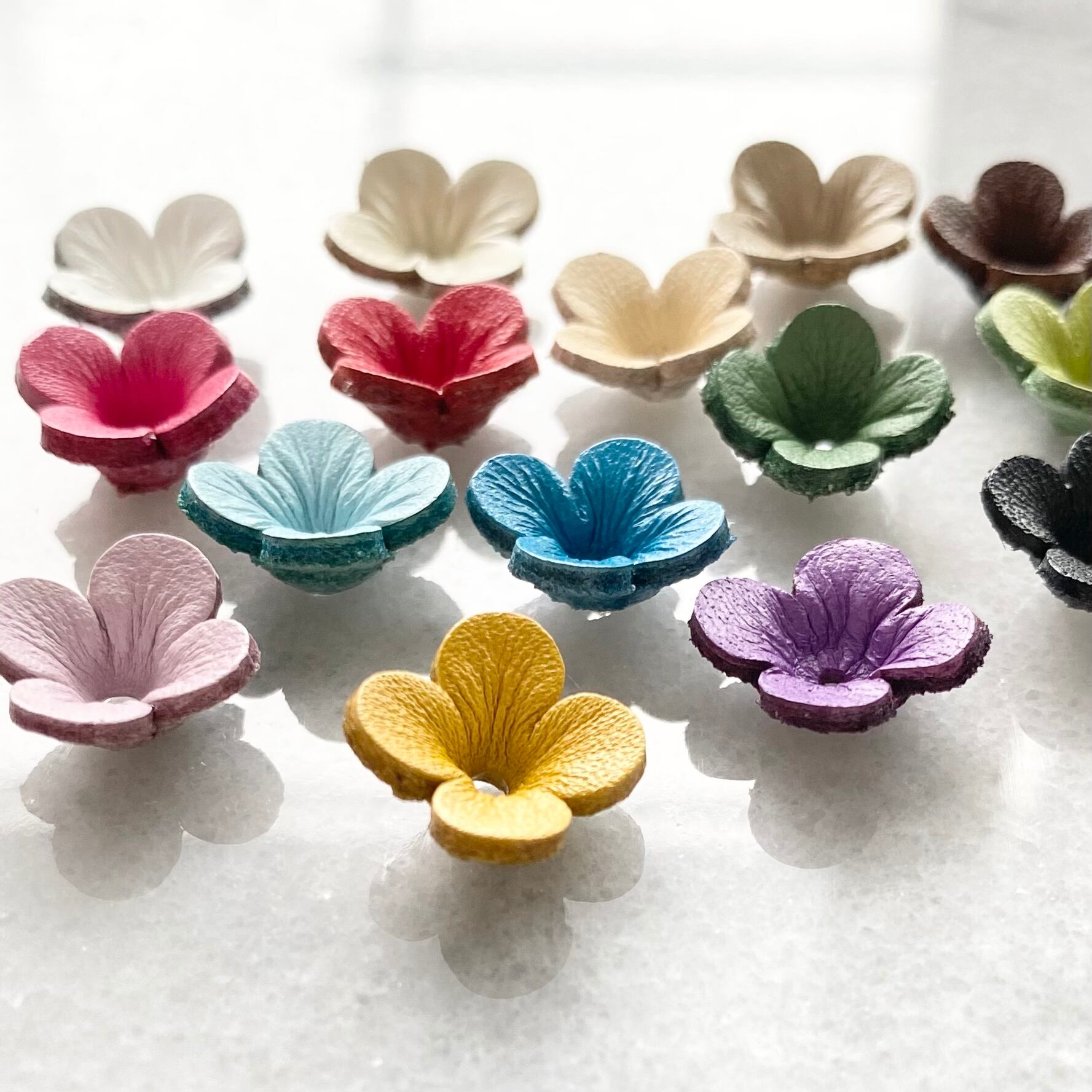 新型レザーフラワー】カメリアMサイズ(単色4個入) | Bougainvillea公式